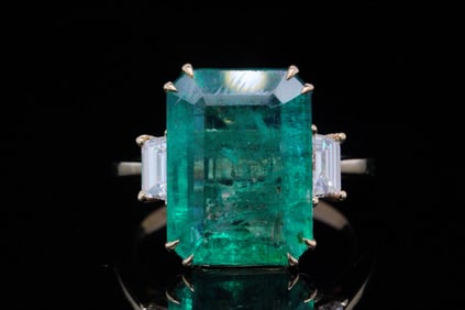 8.35ct Emerald, 0.65ctw Diamond and 18K Ring