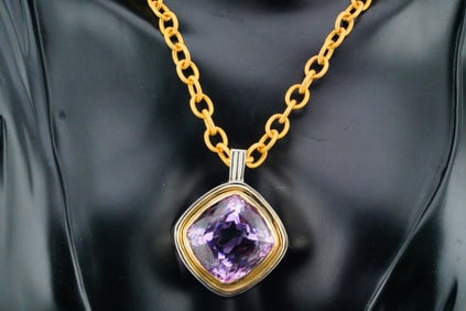 37.00ct Kunzite and 14K Pendant W/23.5" Rolo Chain