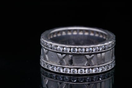 1.90ctw VS2-SI1/G-H Diamond and 18K Roman Numeral Band