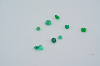 0.90ctw Round Cut Emeralds