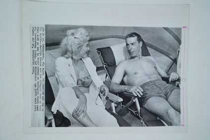 Marilyn Monroe and Joe DiMaggio 1961 Press Photograph