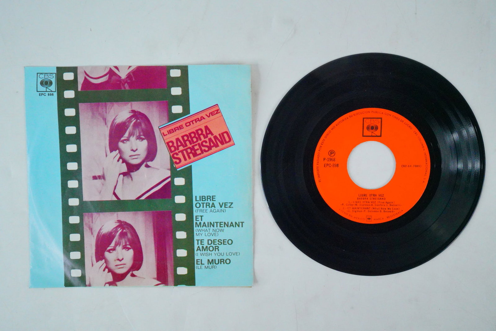 Rare Intl Mexico Spanish Free Again 45 Vinyl: Rare Intl Mexico Spanish Free Again 45 Vinyl - This lot features a rare international Spanish-language, Mexico-exclusive release of Barbra Streisand's 1966 Single "Free Again" ("Libre Otra Vez"), in 4
