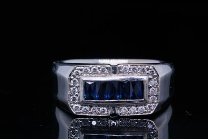 14K White Gold and 0.40ctw Sapphire Ring W/Diamonds