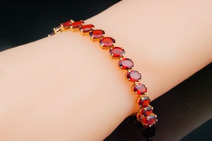 15.50ctw Garnet and 14K Yellow Gold 8" Bracelet