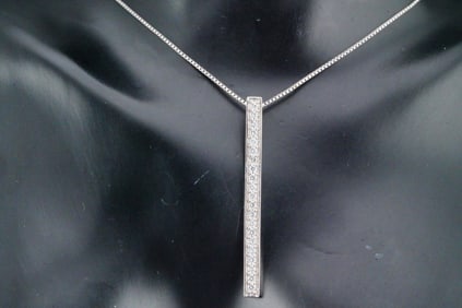 14K Gold and 0.65ctw Diamond 16" Bar Pendant Necklace