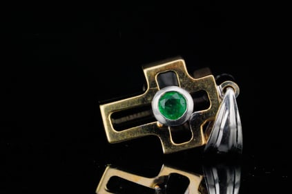 14K Yellow and White Gold 1" Pendant W/0.15ct Emerald