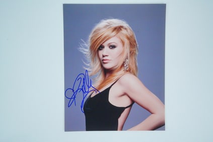 Kelly Clarkson Signed 8" x 10" Glamour Portrait Photo