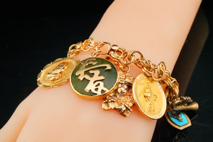 Vintage 14K Yellow Gold Charm Bracelet W/(14) Charms