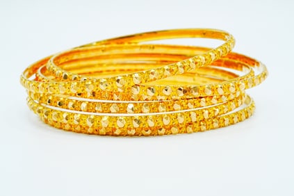 Lot of (6) 18K Yellow Gold Textured Bangle Bracelets