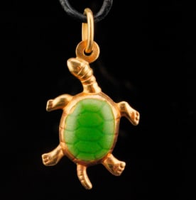 Italian Vintage 18K and Enamel Turtle Pendant
