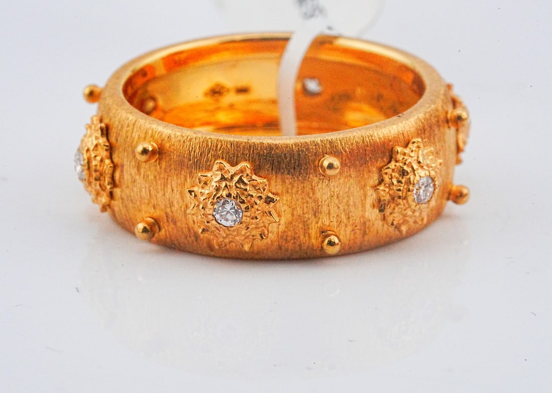 18K Brushed Yellow Gold and 0.14ctw Diamond Ring