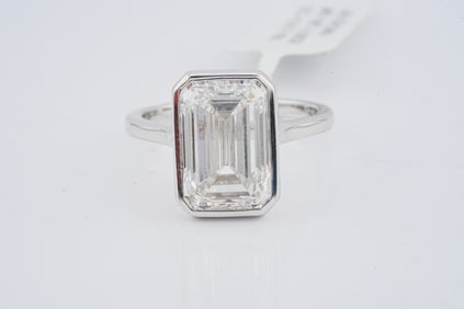 5.91ct IGI VS1/F Lab Grown Diamond and 18K Ring