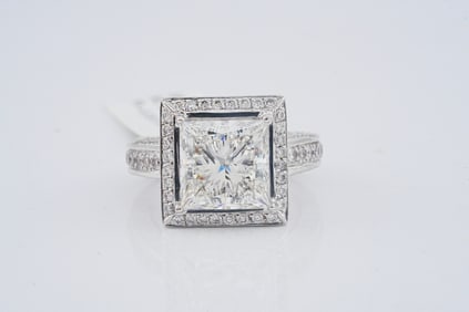 5.09ct IGI VVS2/G Lab Grown Diamond and 18K Ring