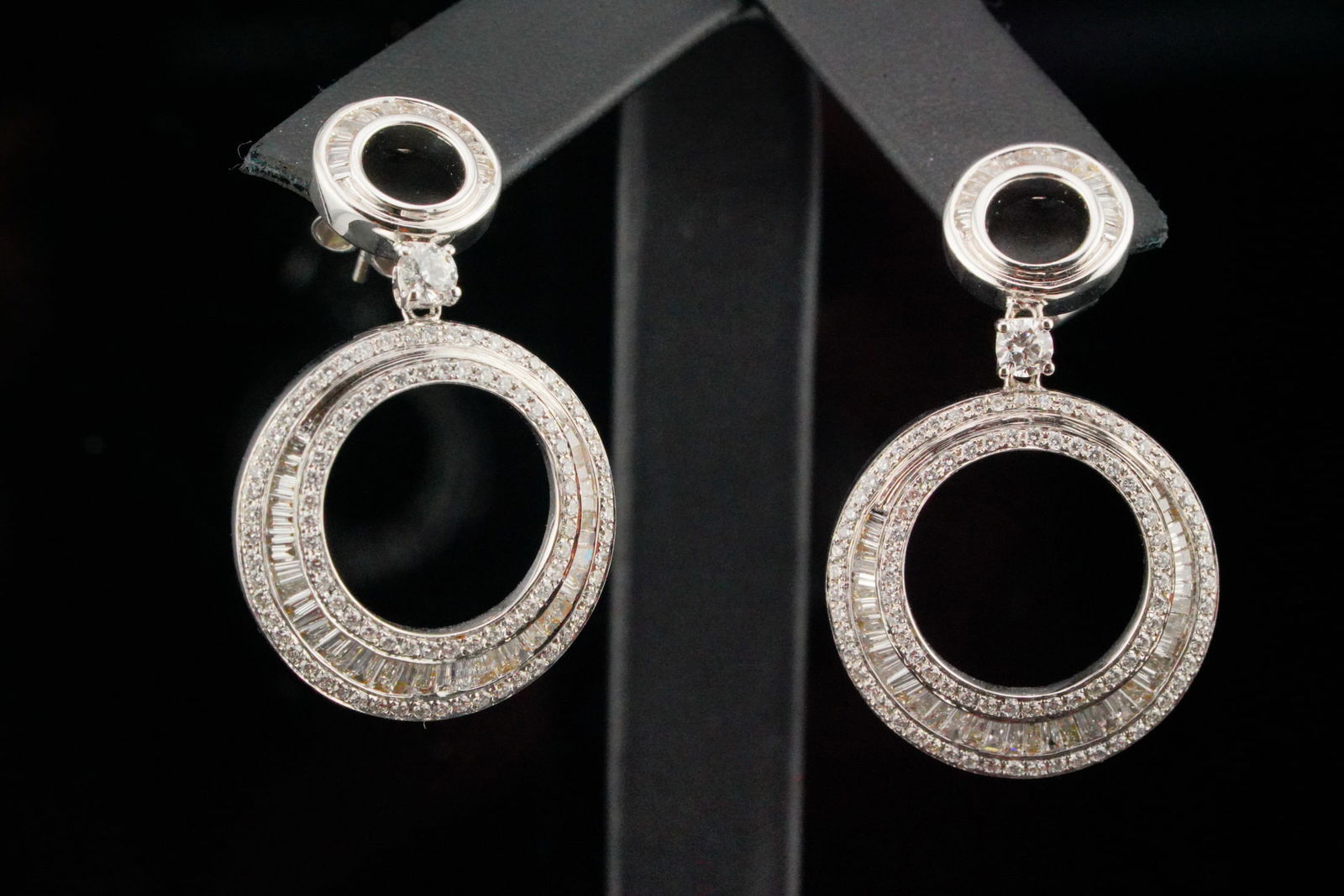 2.20ctw SI1-SI2/G-J Diamond and 18K 1.40" Earrings (1 of 7)