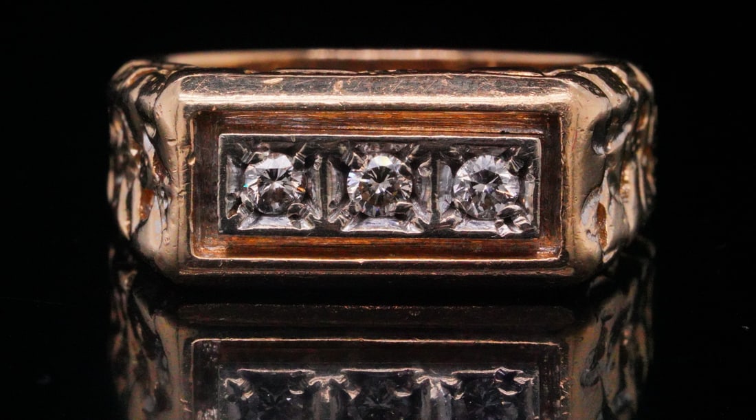 14K Yellow Barked Gold and 0.25ctw Diamond Ring: 14K Yellow Barked Gold and 0.25ctw Diamond Ring - This bold and well-crafted ring is fashioned in solid 14K yellow gold and features a row of three round brilliant-cut diamonds with a total combined w