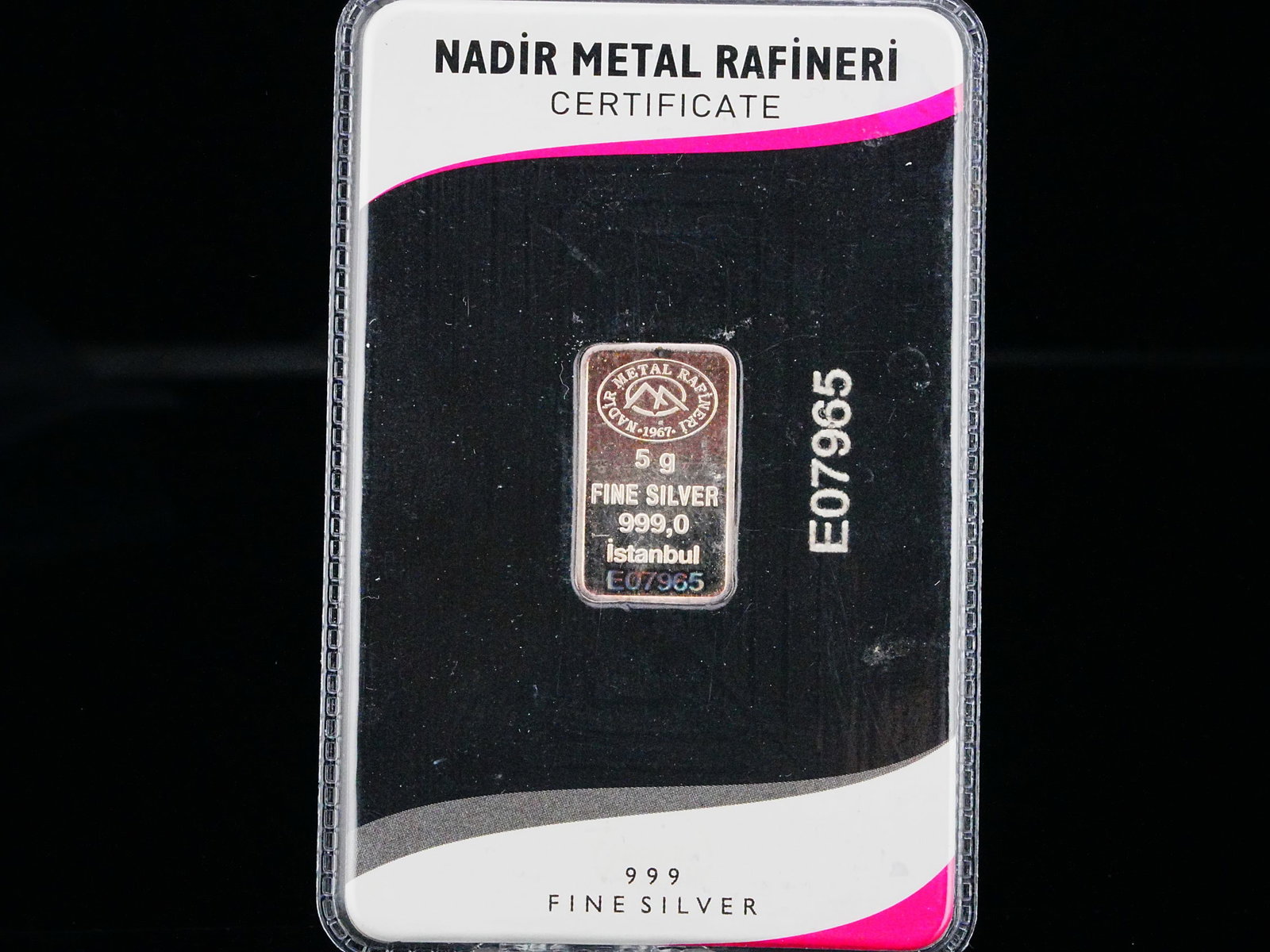 5 Gram .999 Fine Silver Nadir Refinery Sealed Bar: 5 Gram .999 Fine Silver Nadir Refinery Sealed Bar W/Certificate - Offered is a 5 gram .999 fine silver bar produced by Nadir Refinery, presented sealed with assay certificate. This compact bar is stru
