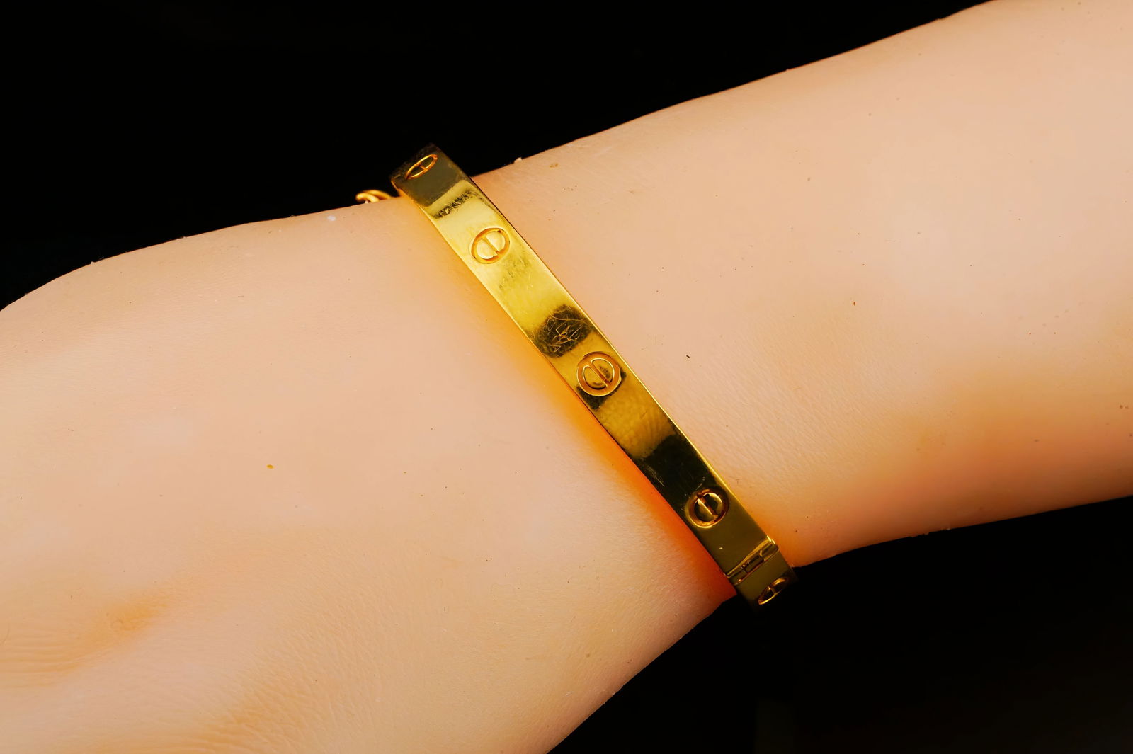 Solid 22K Yellow Gold Bangle Bracelet - 2