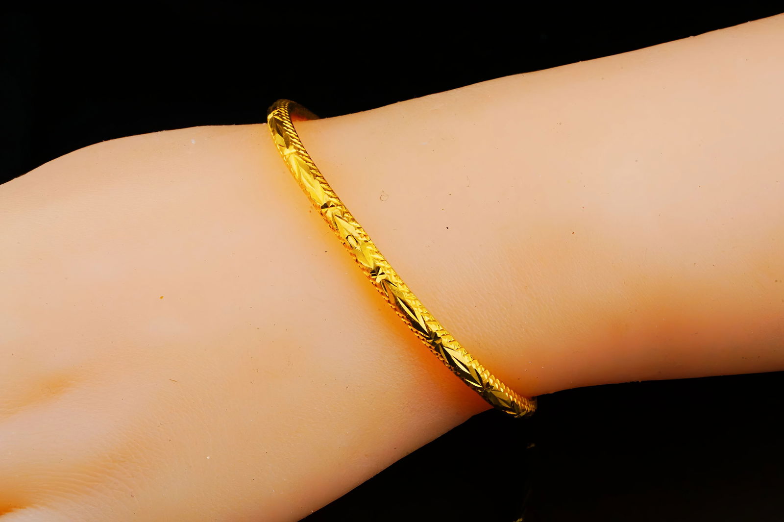 Solid 21K Gold Bangle Bracelet - 2