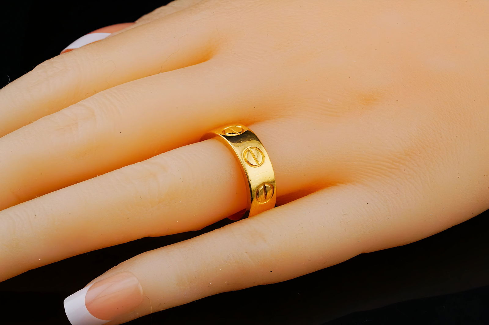 Solid 18K Yellow Gold Ring - 2