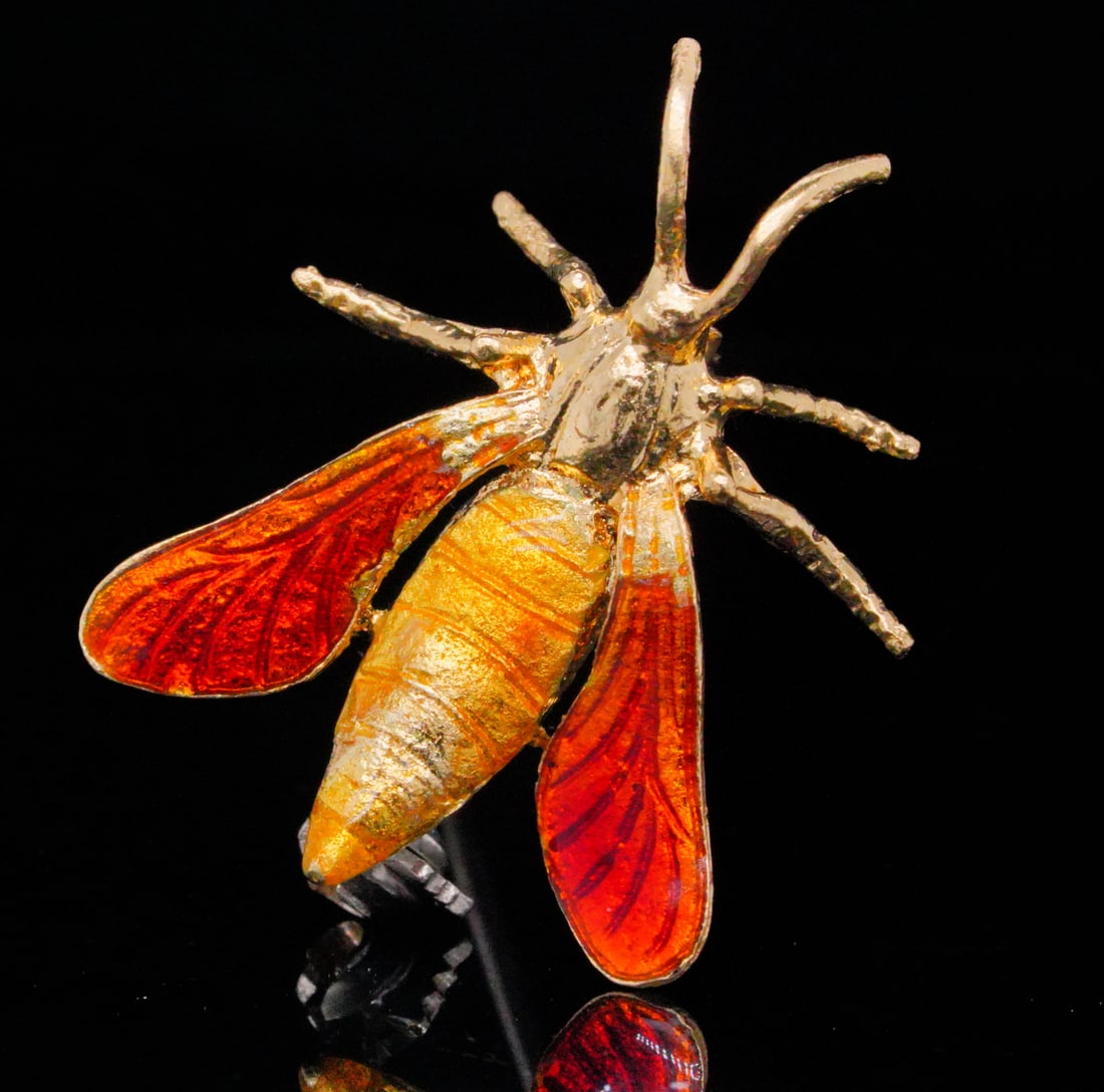 Vintage 18K Yellow Gold and Enamel Moth Brooch: Vintage 18K Yellow Gold and Enamel Moth Brooch - This finely crafted brooch showcases a beautifully detailed moth rendered in rich 18K yellow gold with vibrant enamel accents that highlight the wings