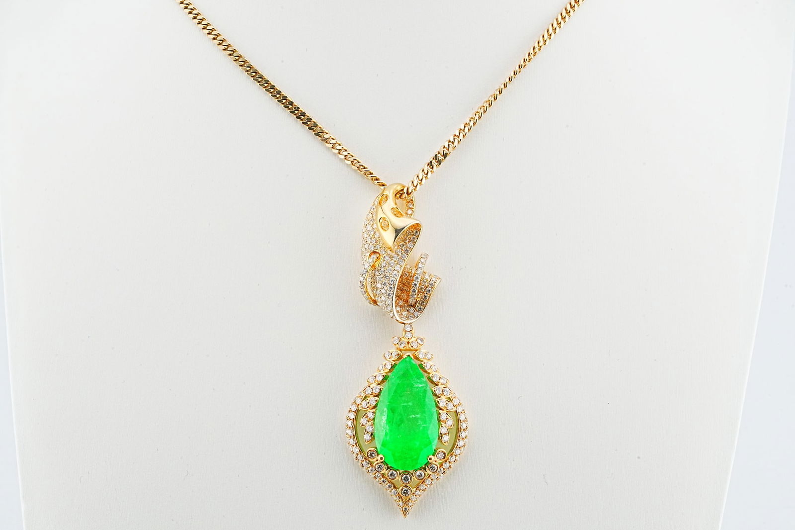 16.60ct Emerald, 4.50ctw Diamond and 18K/14K Necklace (1 of 5)