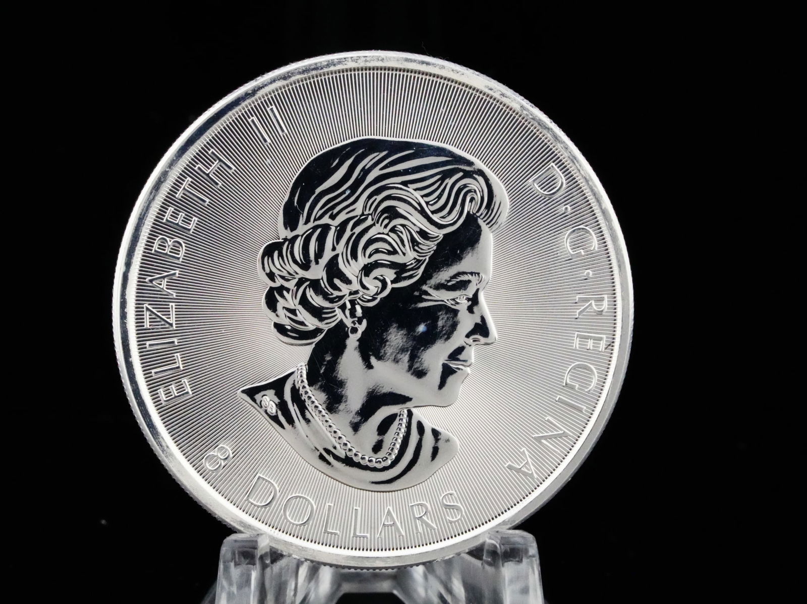 1.5 Troy Ounce .9999 Silver 2017 Canada Grizzly Coin (1 of 2)