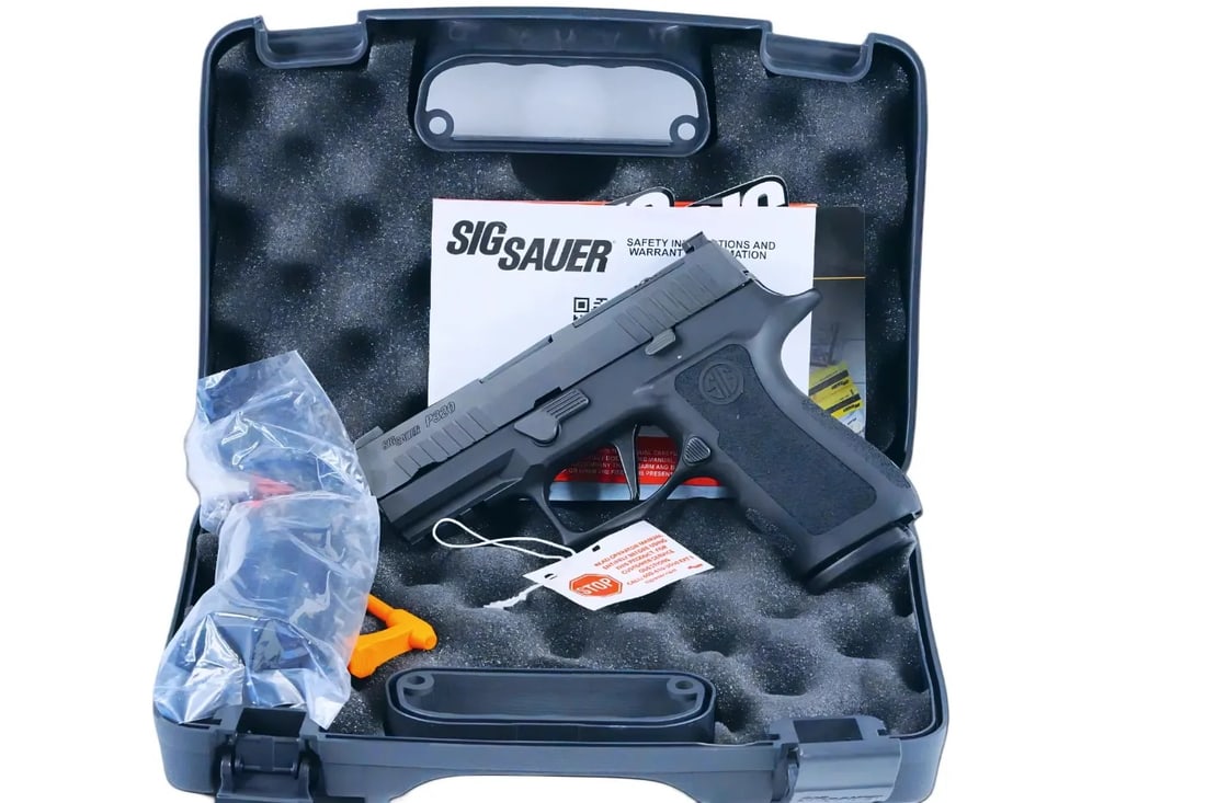 SIG SAUER P320 9mm Semi-Auto Pistol (1 of 6)