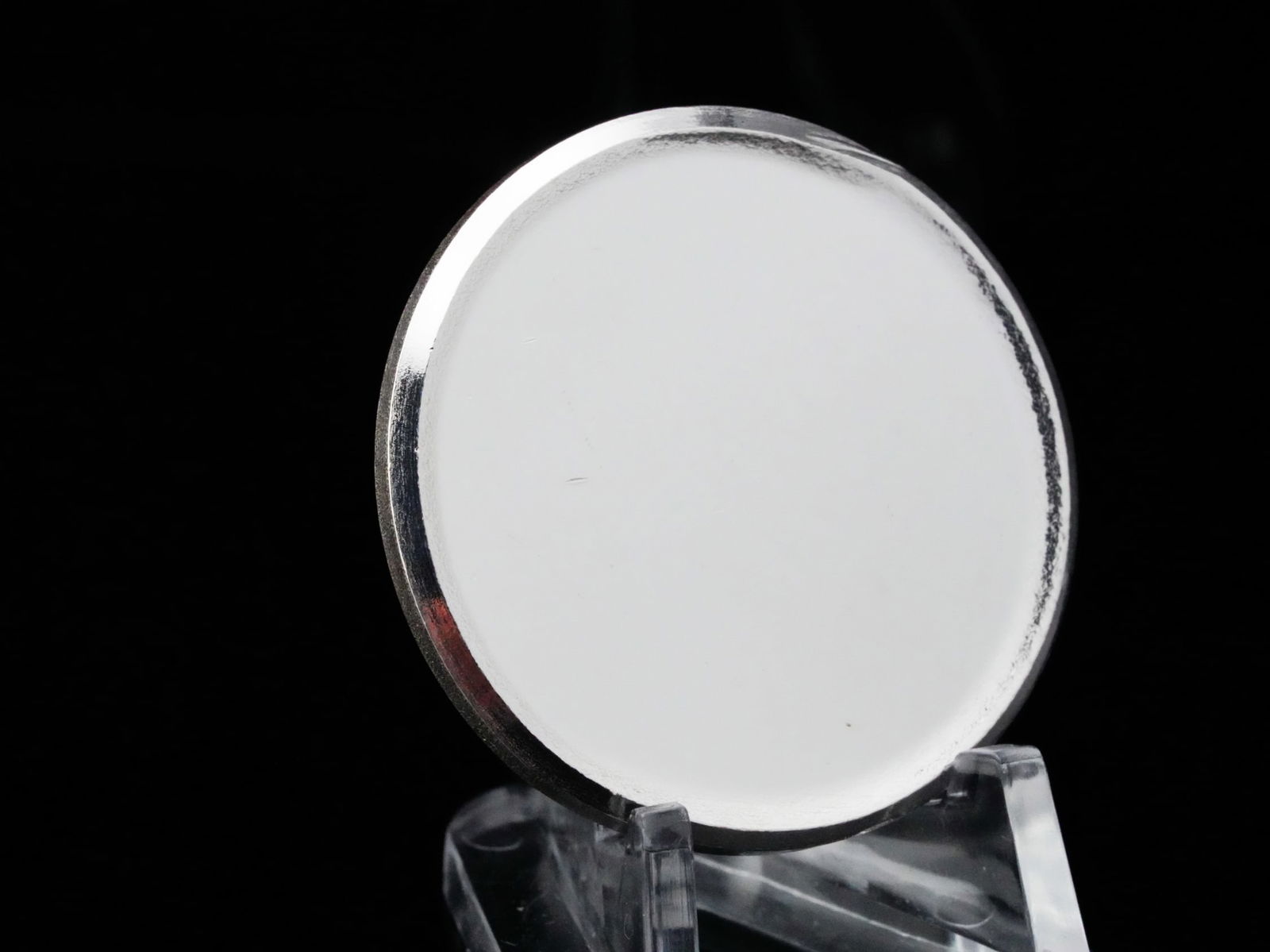 1 Ounce .999 Fine Silver Blank Bullion Round (1 of 2)