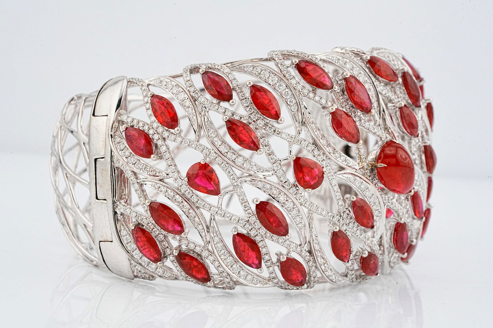 29.00ctw Ruby, 6.20ctw Diamond and 18K Bangle - 5