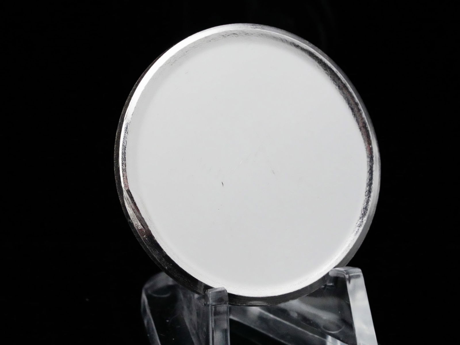 1 Ounce .999 Fine Silver Blank Bullion Round (1 of 2)