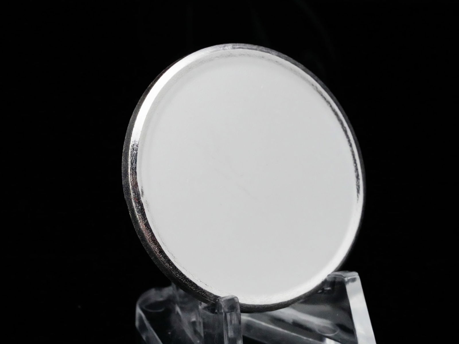 1 Ounce .999 Fine Silver Blank Bullion Round (1 of 2)