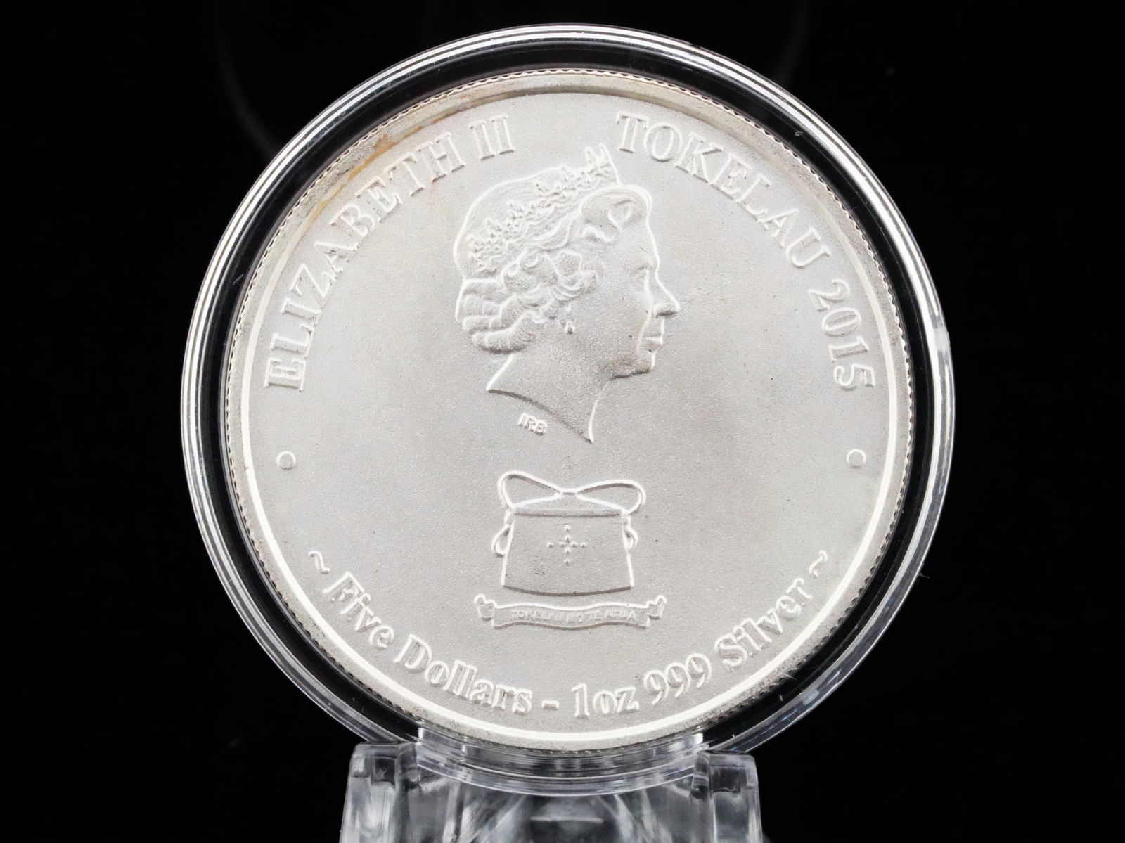 2015 Tokelau 1 Oz .999 Silver Great White Shark Coin: 2015 Tokelau 1 Ounce .999 Fine Silver Mokoha Great White Shark $5 Coin - This striking 2015 Tokelau Mokoha Great White Shark coin is struck in 1 troy ounce of .999 fine silver and issued with a $5 fac