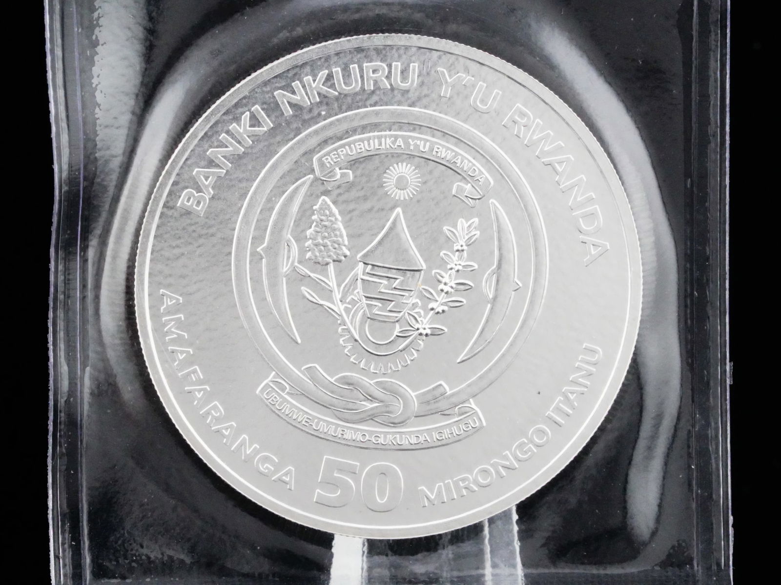 2016 Rwanda 1 Ounce .999 Silver African Meerkat Coin (1 of 2)