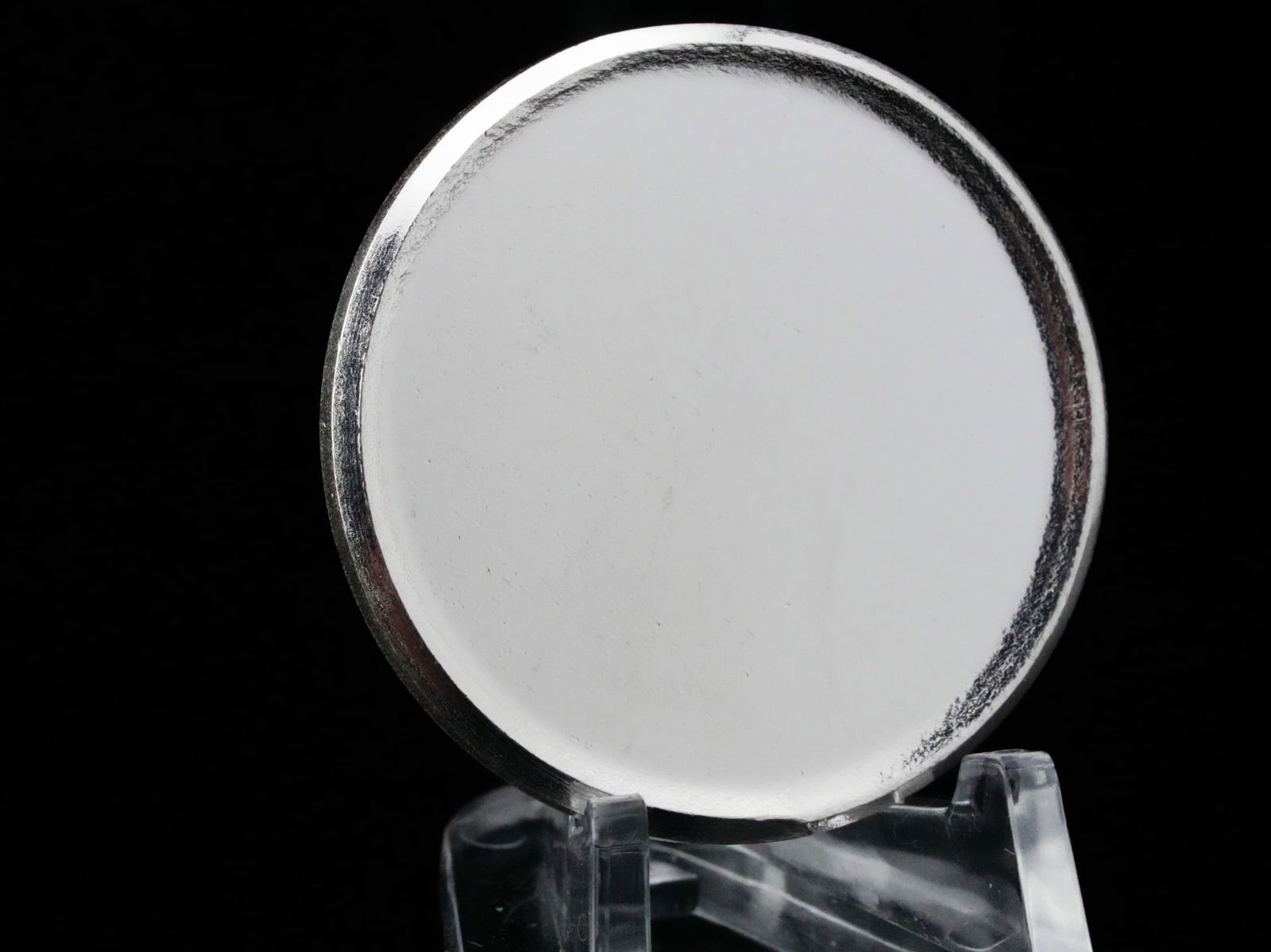 1 Ounce .999 Fine Silver Blank Bullion Round (1 of 2)