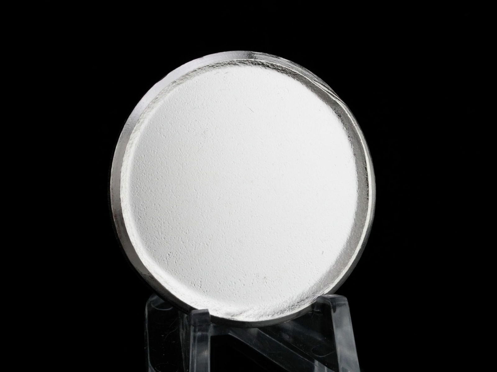 1 Ounce .999 Fine Silver Blank Bullion Round (1 of 2)