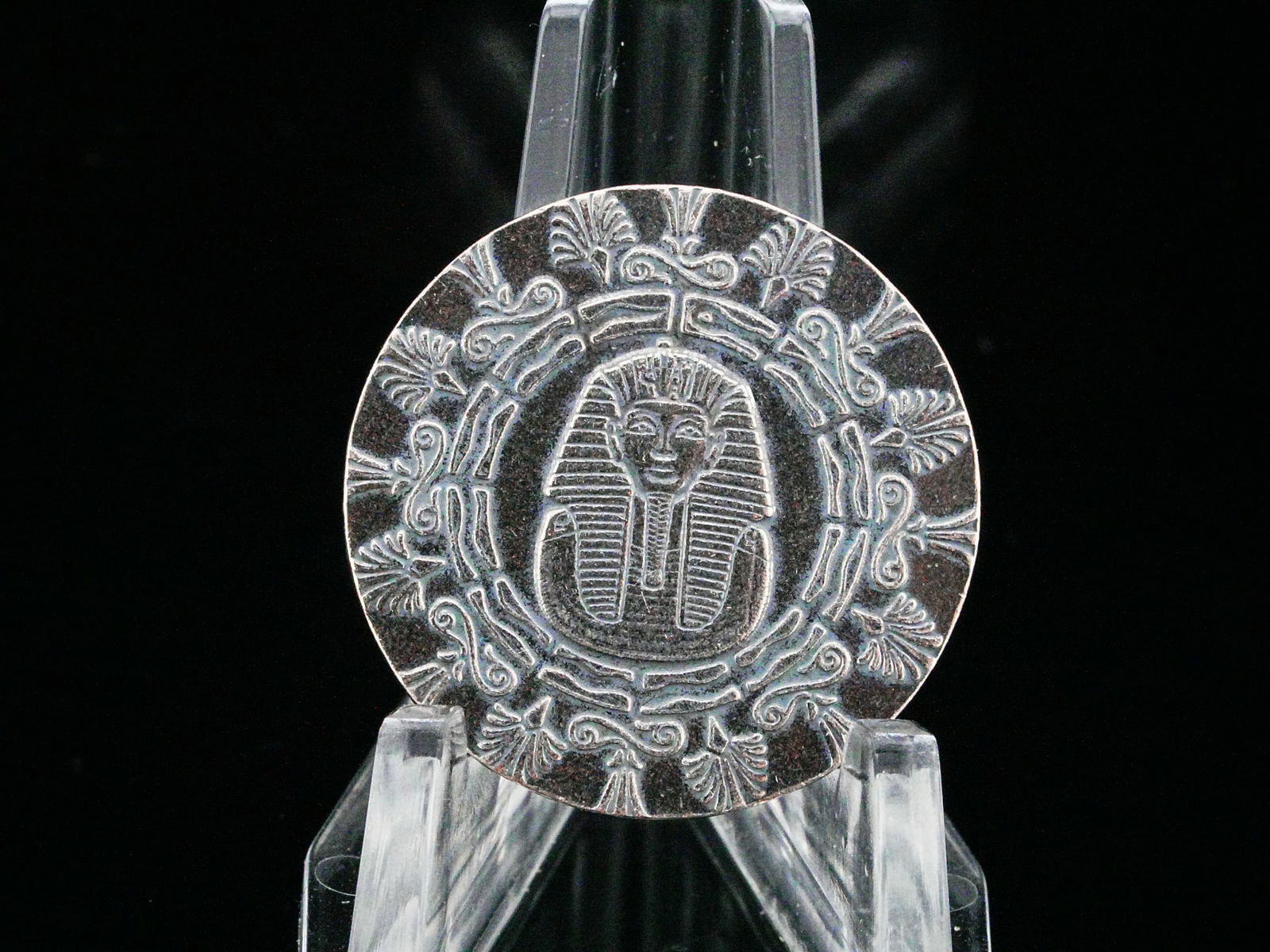 1/4 Troy Ounce .999 Fine Silver Egyptian Pharaoh Round: 1/4 Troy Ounce .999 Fine Silver Egyptian Pharaoh Round - Struck in .999 fine silver, this 1/4 troy ounce round features an intricately engraved design inspired by ancient Egyptian iconography. The obv