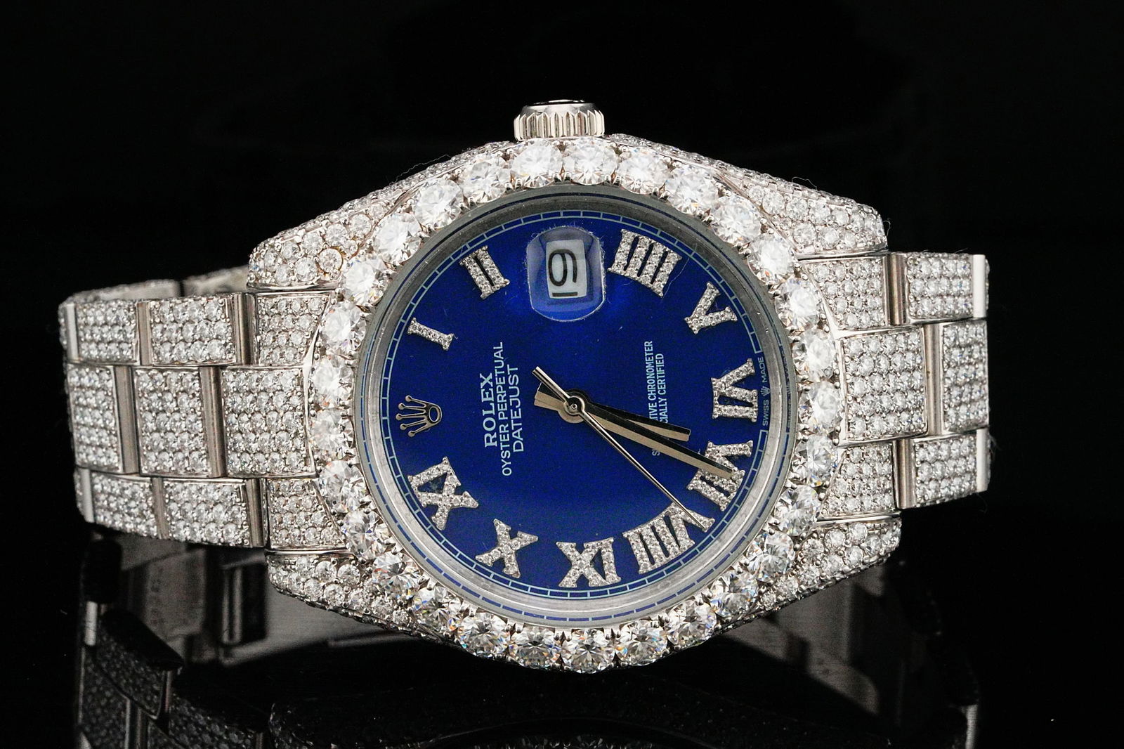 30.00ctw Lab Grown Diamond 41mm Fashion Watch: 30.00ctw Lab Grown Diamond and Stainless Steel 41mm Automatic Fashion Watch - Bold, modern, and luxurious, this 41mm automatic timepiece dazzles with an extraordinary 30.00 carats of lab-grown