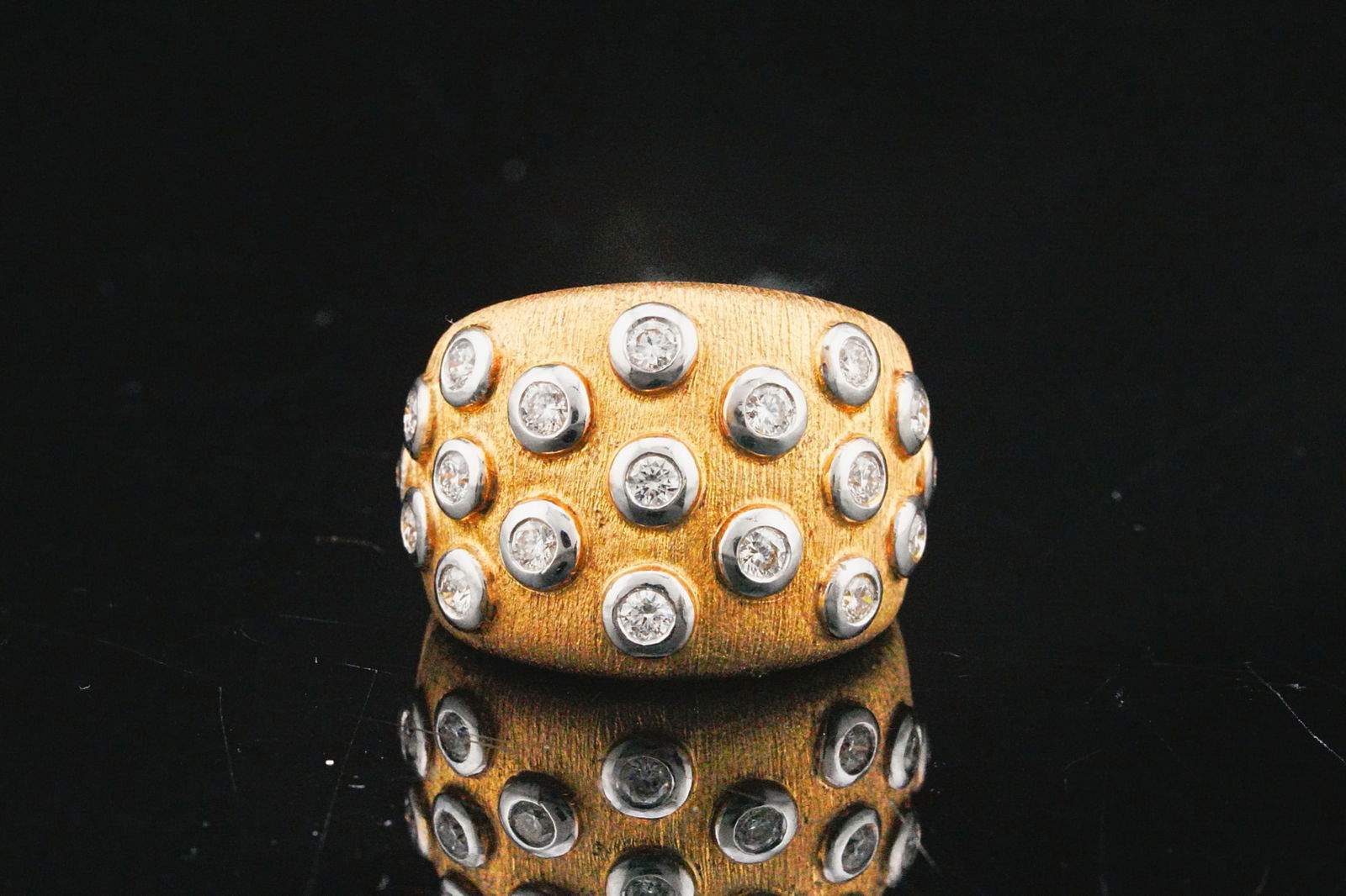 18K Yellow/White Gold and 0.82ctw Diamond Ring (1 of 6)