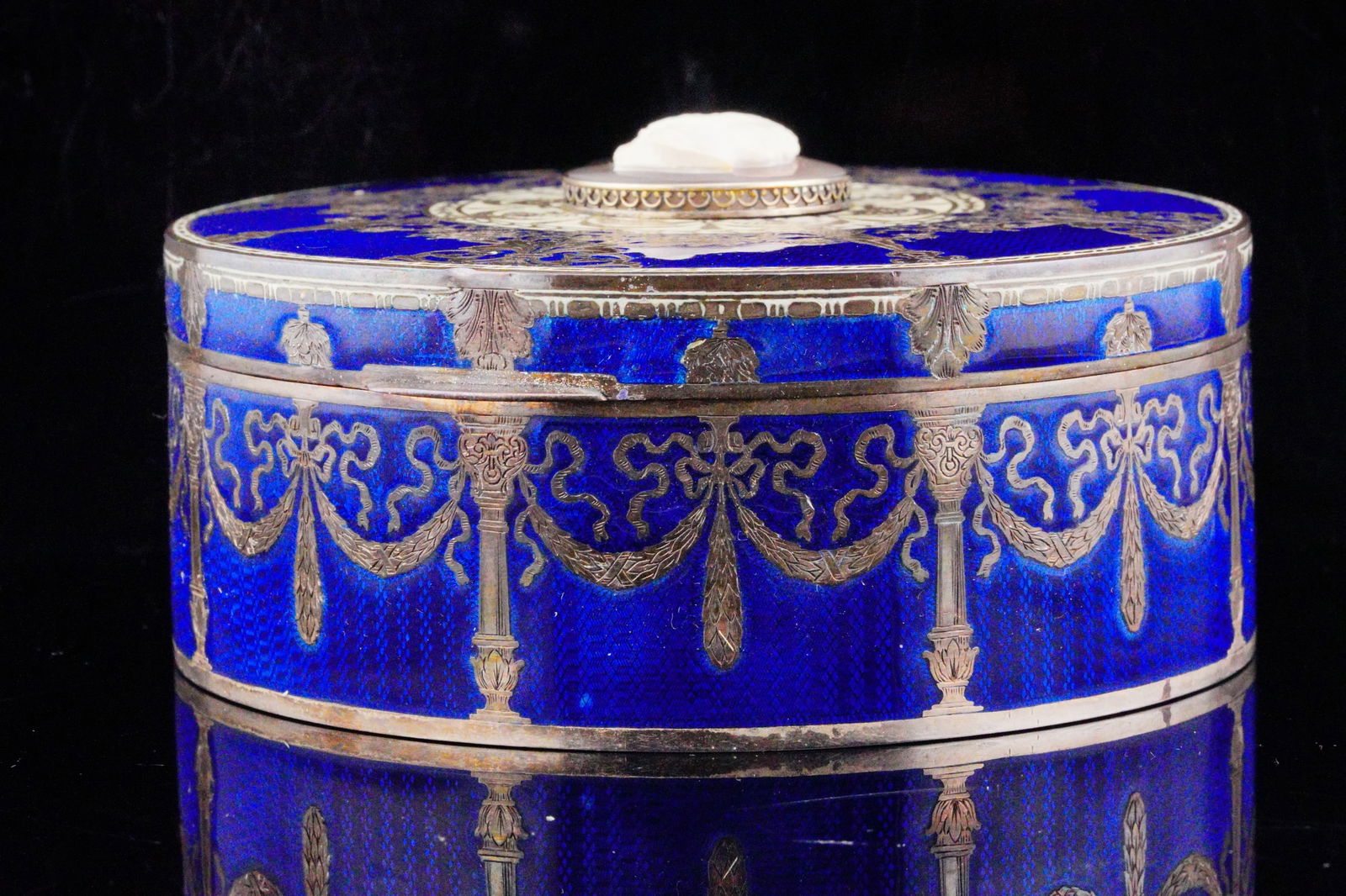 Solid Silver and Guilloche Enamel Round Box - 2