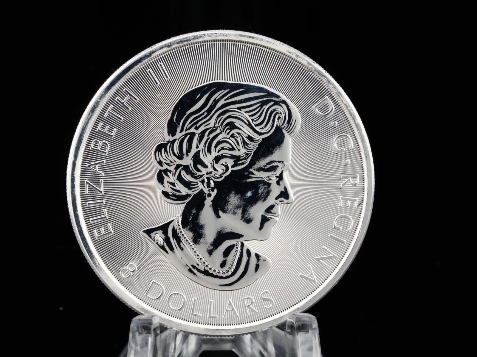 1.5 Troy Ounce .9999 Silver 2017 Canada Grizzly Coin (1 of 2)