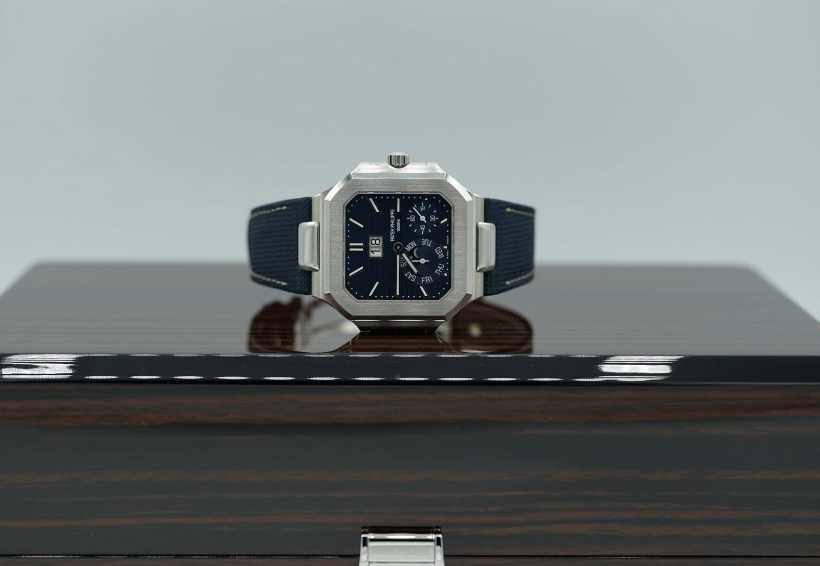 Patek Philippe Cubitus 45mm Platinum Selfwinding Watch (1 of 8)