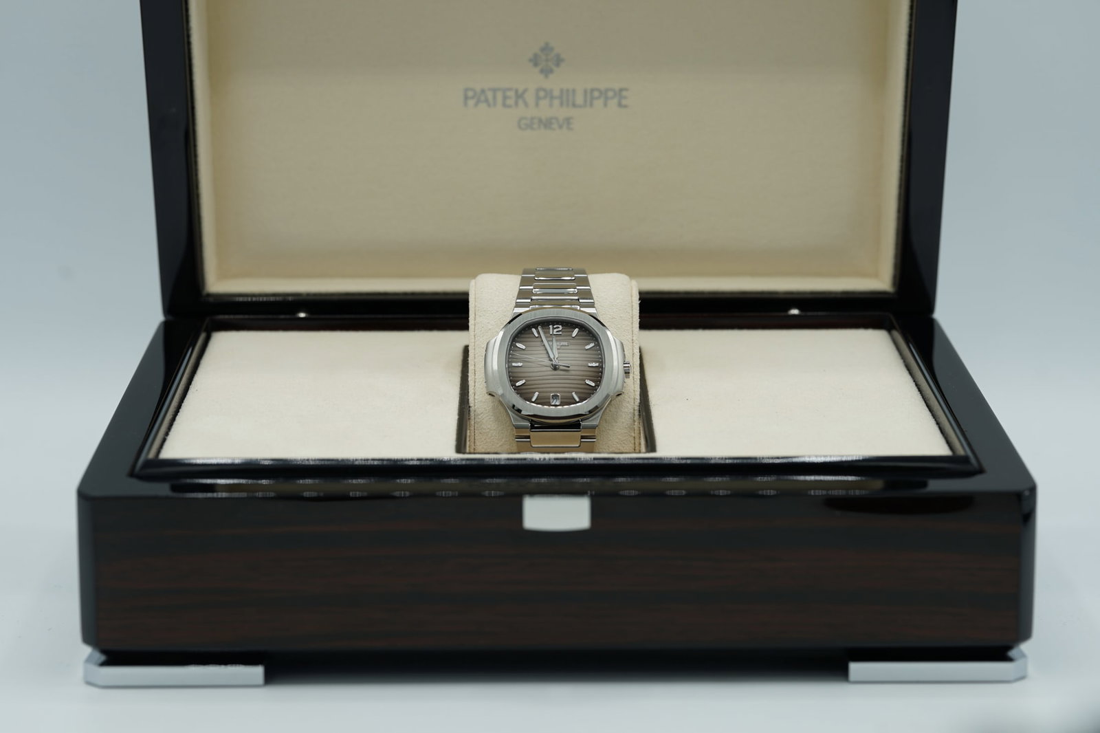 Patek Philippe Ladies' Nautilus 35mm Watch Ref. 7118/1A (1 of 15)