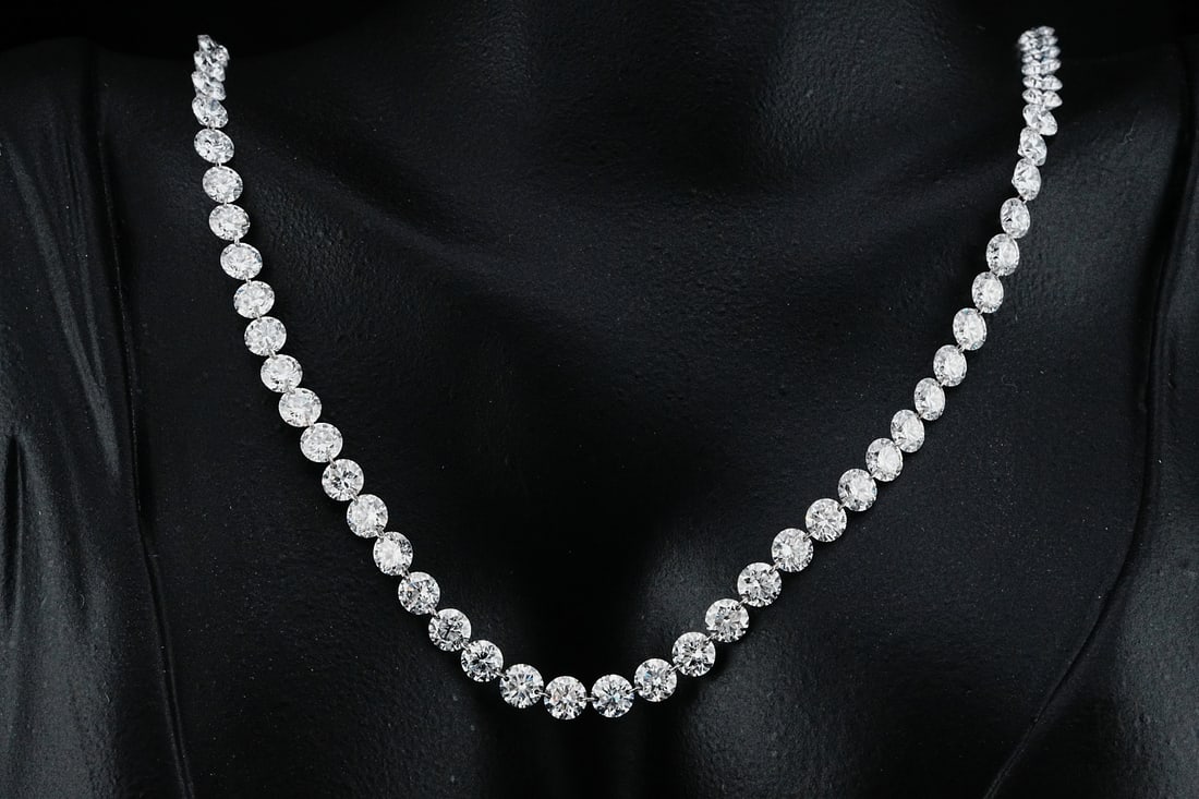 28.35ctw VS2-SI2/G-H Diamond and 18K White Gold Necklace (1 of 5)