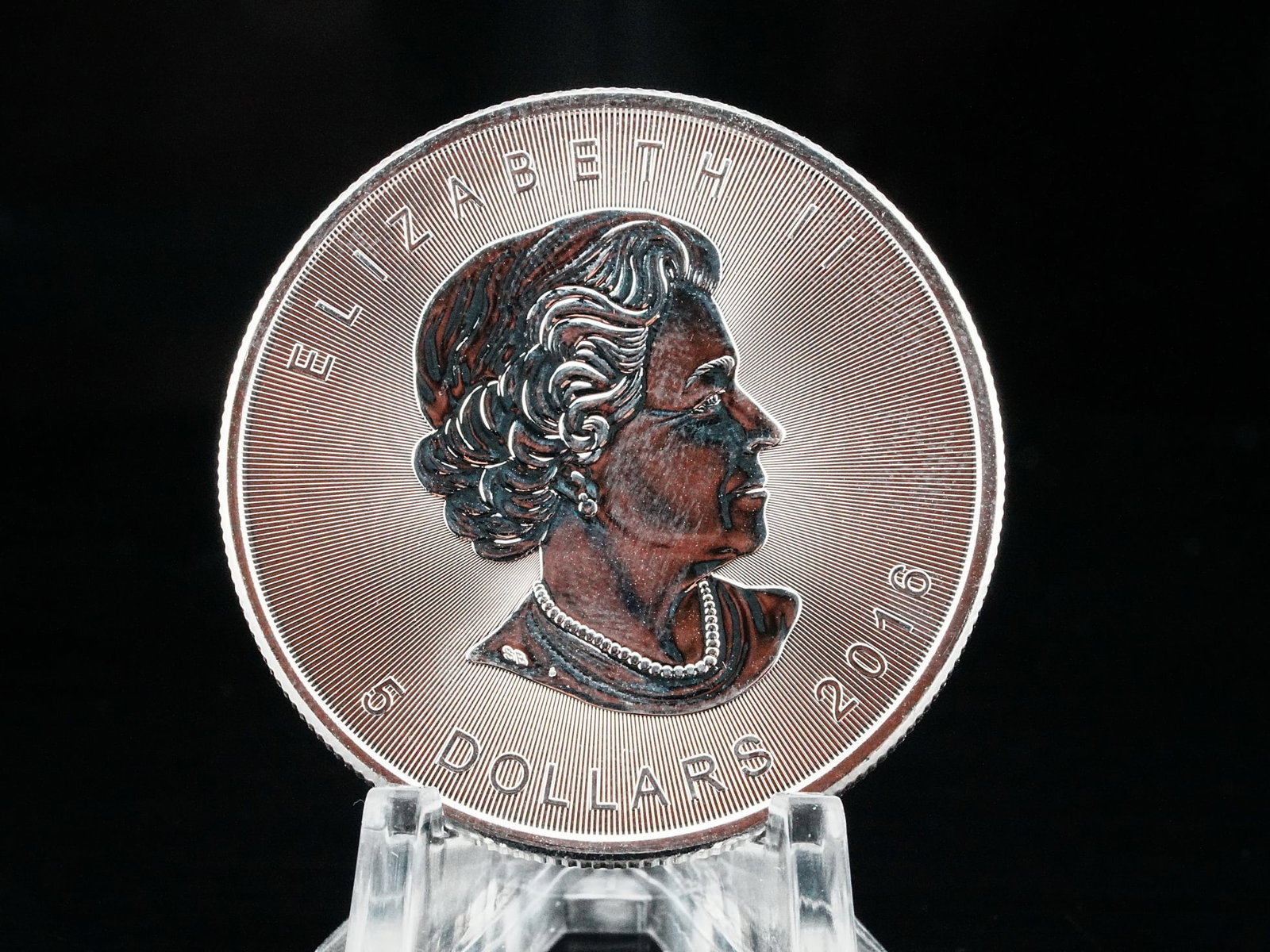 2016 Canadian 1 Troy Ounce .9999 Silver Maple Leaf (1 of 2)
