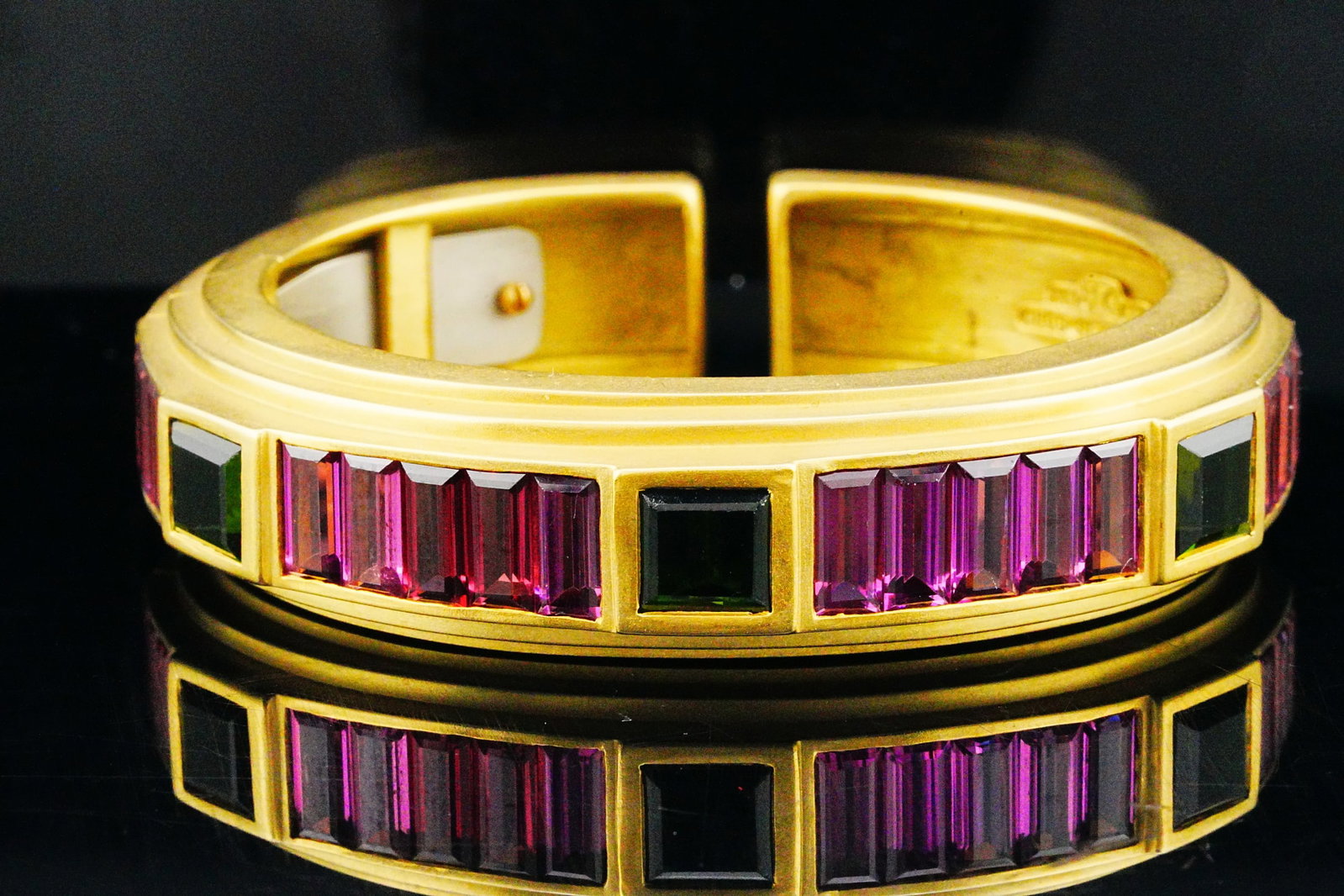 Kieselstein-Cord Tourmaline and Solid 18K Gold Bracelet: Kieselstein-Cord 1989 22.75ctw Pink and Green Tourmaline Solid 18K Yellow Gold Cuff Bracelet - A bold and luxurious design from the iconic American jeweler Kieselstein-Cord, dated 1989. This substanti