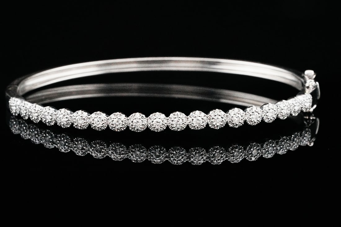 14K White Gold and 0.40ctw Diamond Bangle Bracelet (1 of 5)