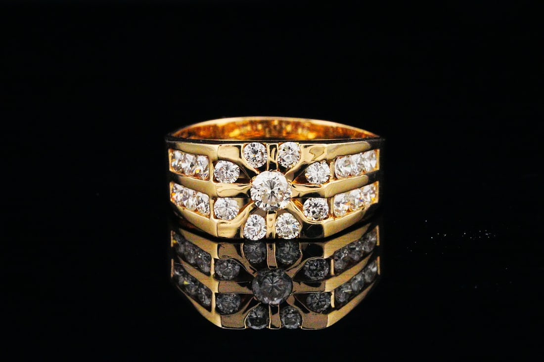 1.35ctw SI1-I1/G-H Diamond and 10K Yellow Gold Ring: 1.35ctw SI1-I1/G-H Diamond and 10K Yellow Gold Ring - A bold and eye-catching statement piece, this ring is expertly crafted in 10K yellow gold and showcases a dynamic arrangement of approximately 1.3