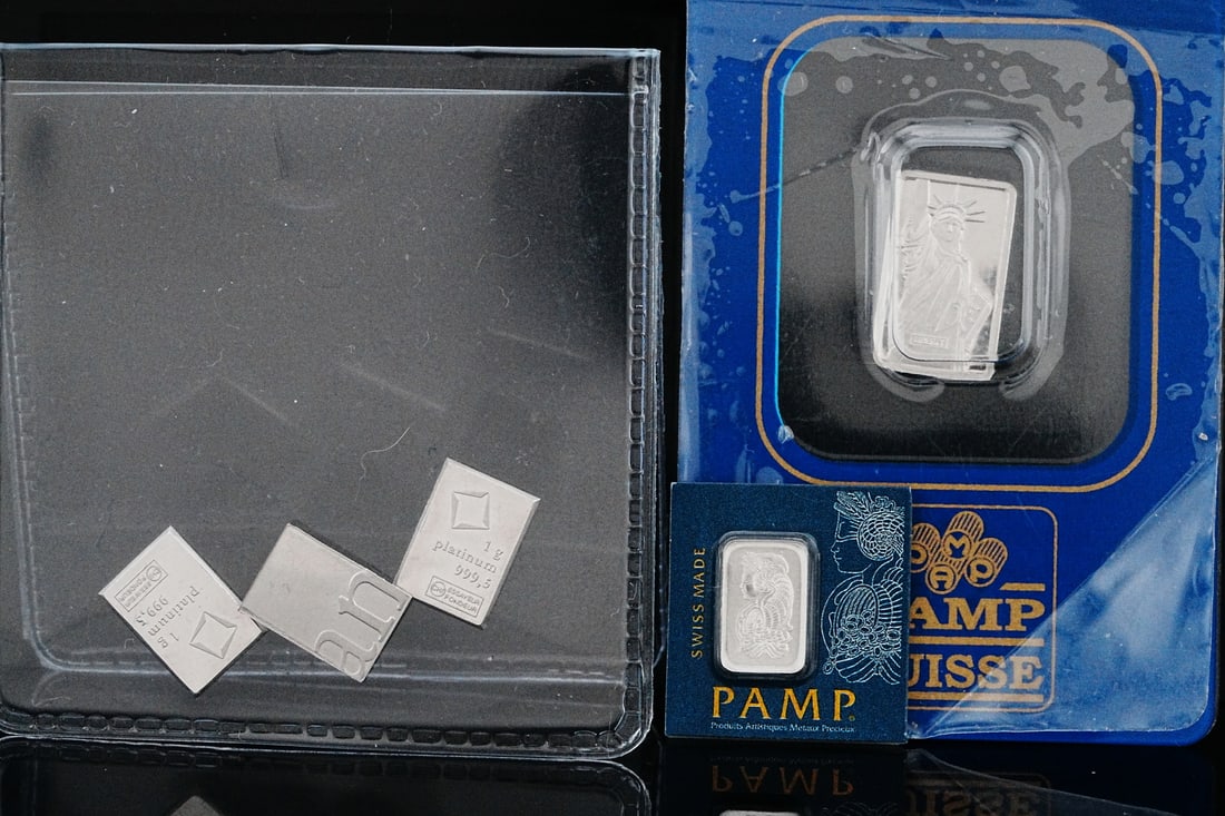 Lot of (5) 1 Gram .9995 Platinum Bars: Lot of (5) 1 Gram .9995 Platinum Bars - This appealing bullion lot features five individual 1 gram platinum bars, each struck in .9995 fine platinum and offering both intrinsic value and collectible a