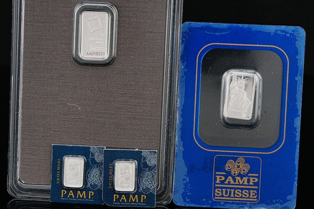 Lot of (4) 1 Gram .9995 Platinum Bars: Lot of (4) 1 Gram .9995 Platinum Bars - This attractive bullion lot features four individual 1 gram platinum bars, each struck in .9995 fine platinum, offering both intrinsic value and strong collecto