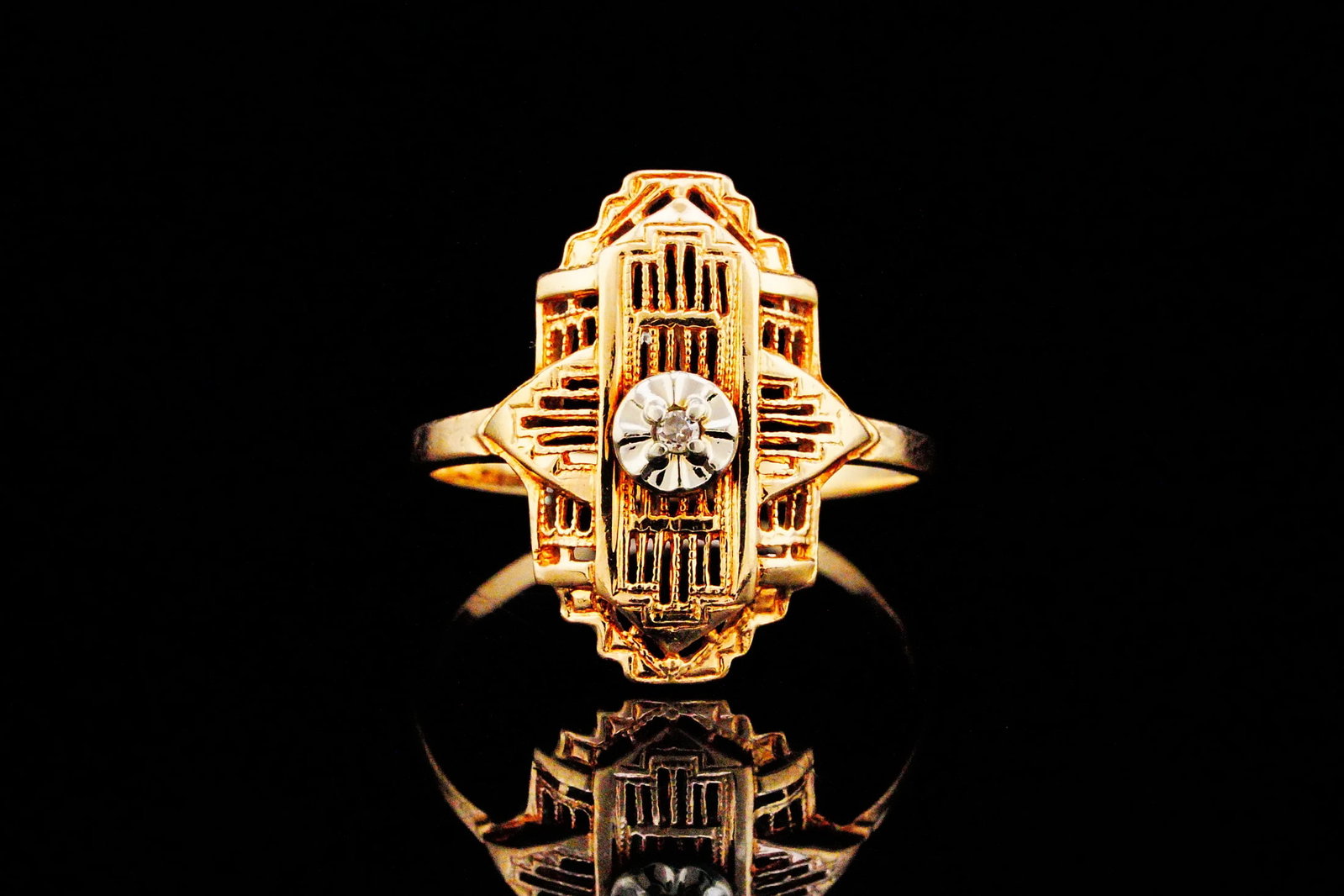 Vintage 10K Yellow Gold Ring W/Diamond Accent: Vintage 10K Yellow Gold Ring W/Diamond Accent - A charming expression of vintage elegance, this finely crafted 10K gold ring showcases a classic geometric design evocative of the Art Deco revival aest